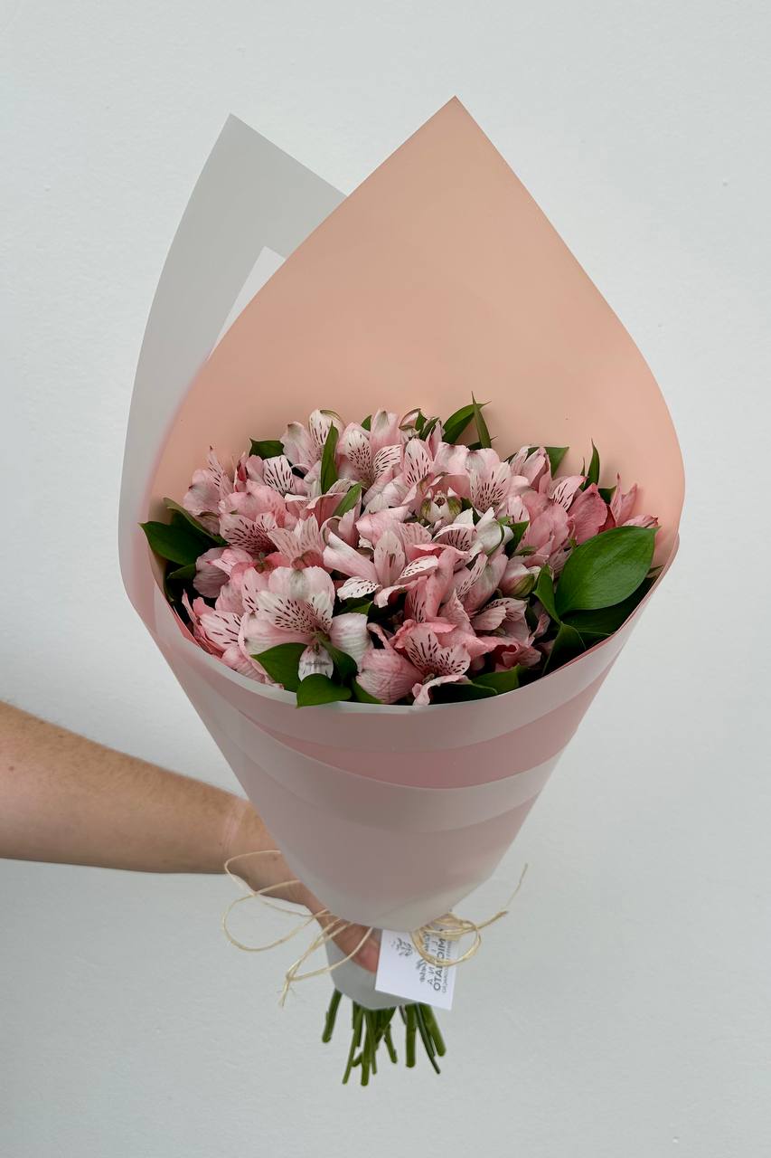 Buqu� de Astrom�lia Rosa