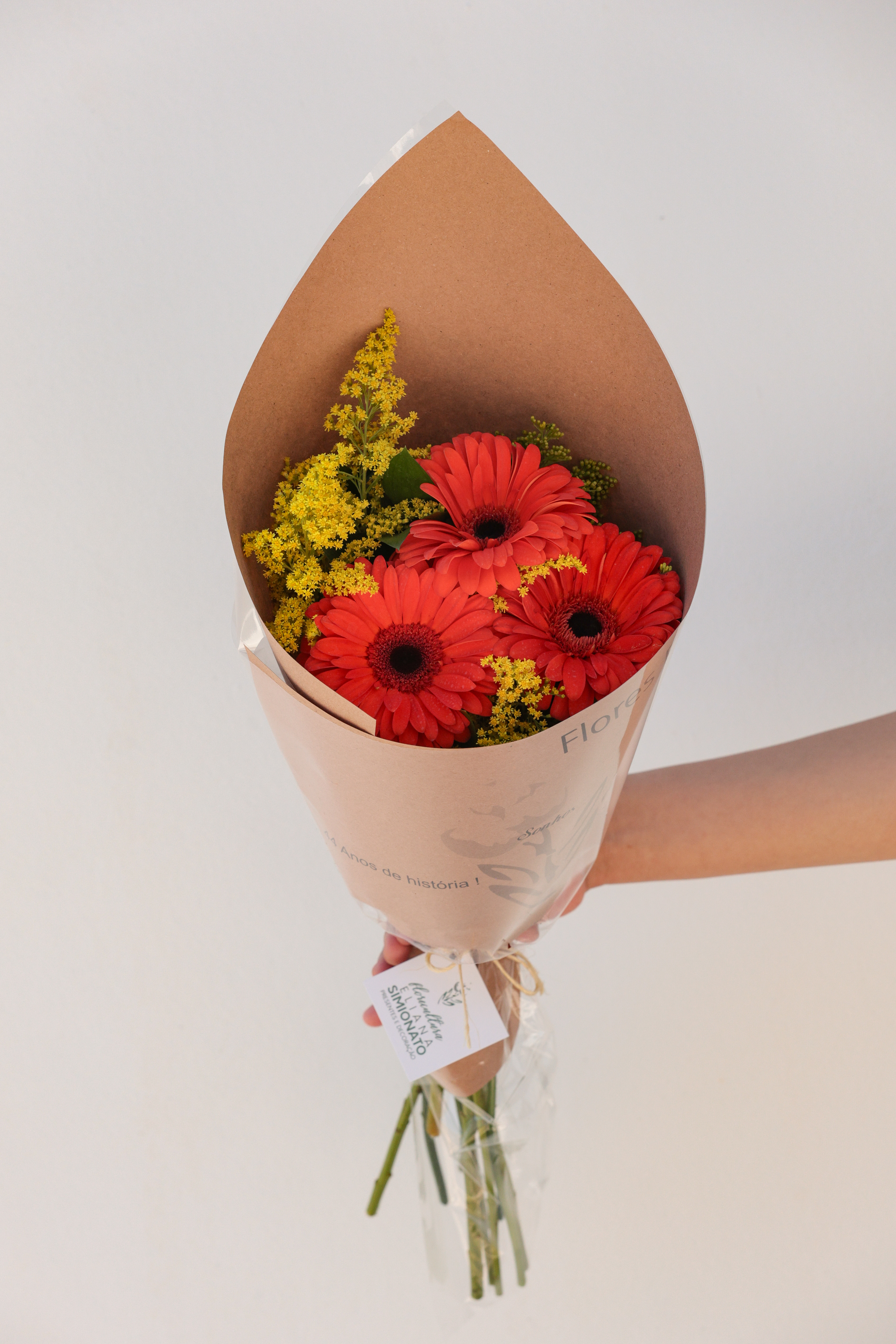 Buqu� com 3 G�rberas � Laranja