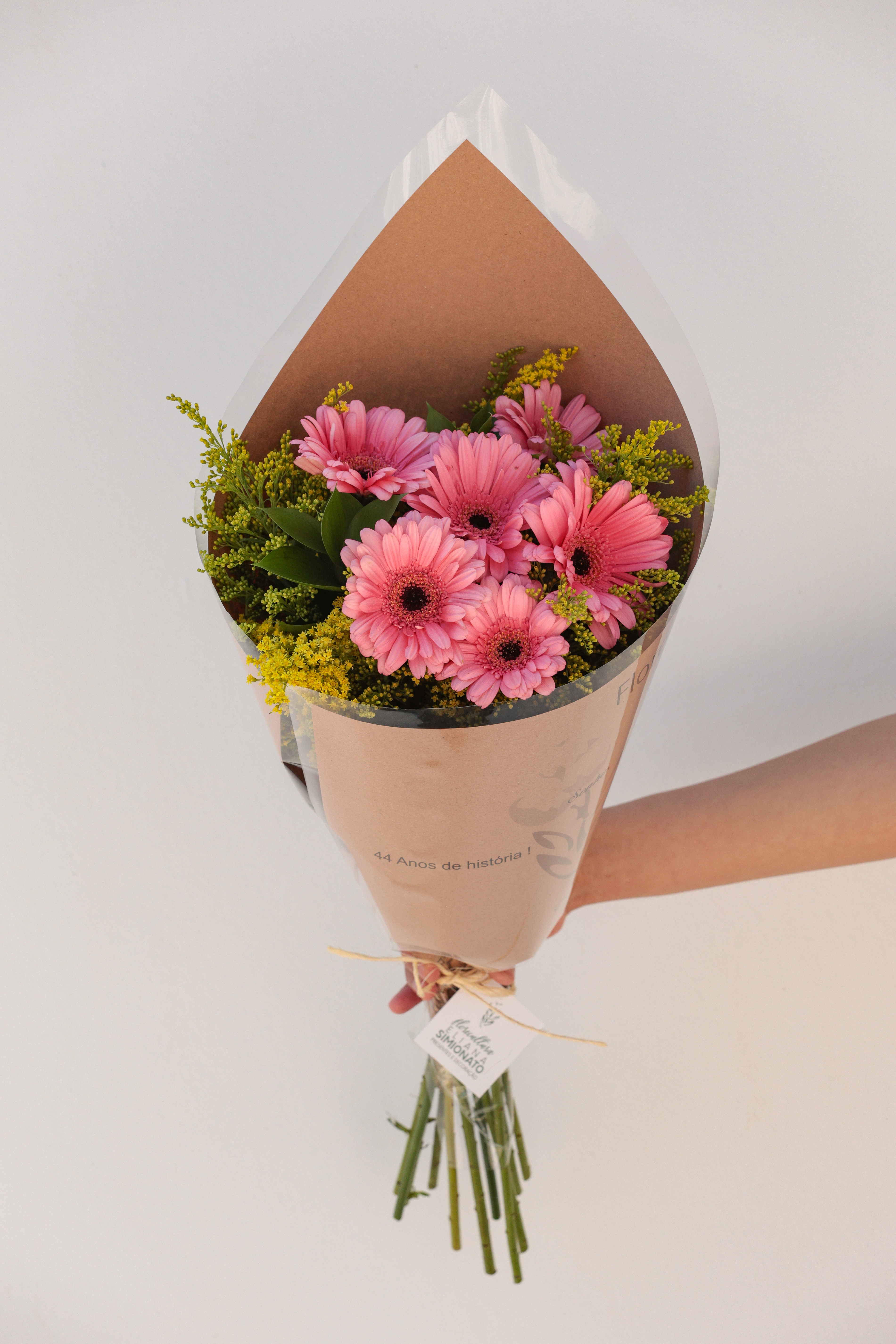 Buqu� com 6 G�rberas � Rosa Claro