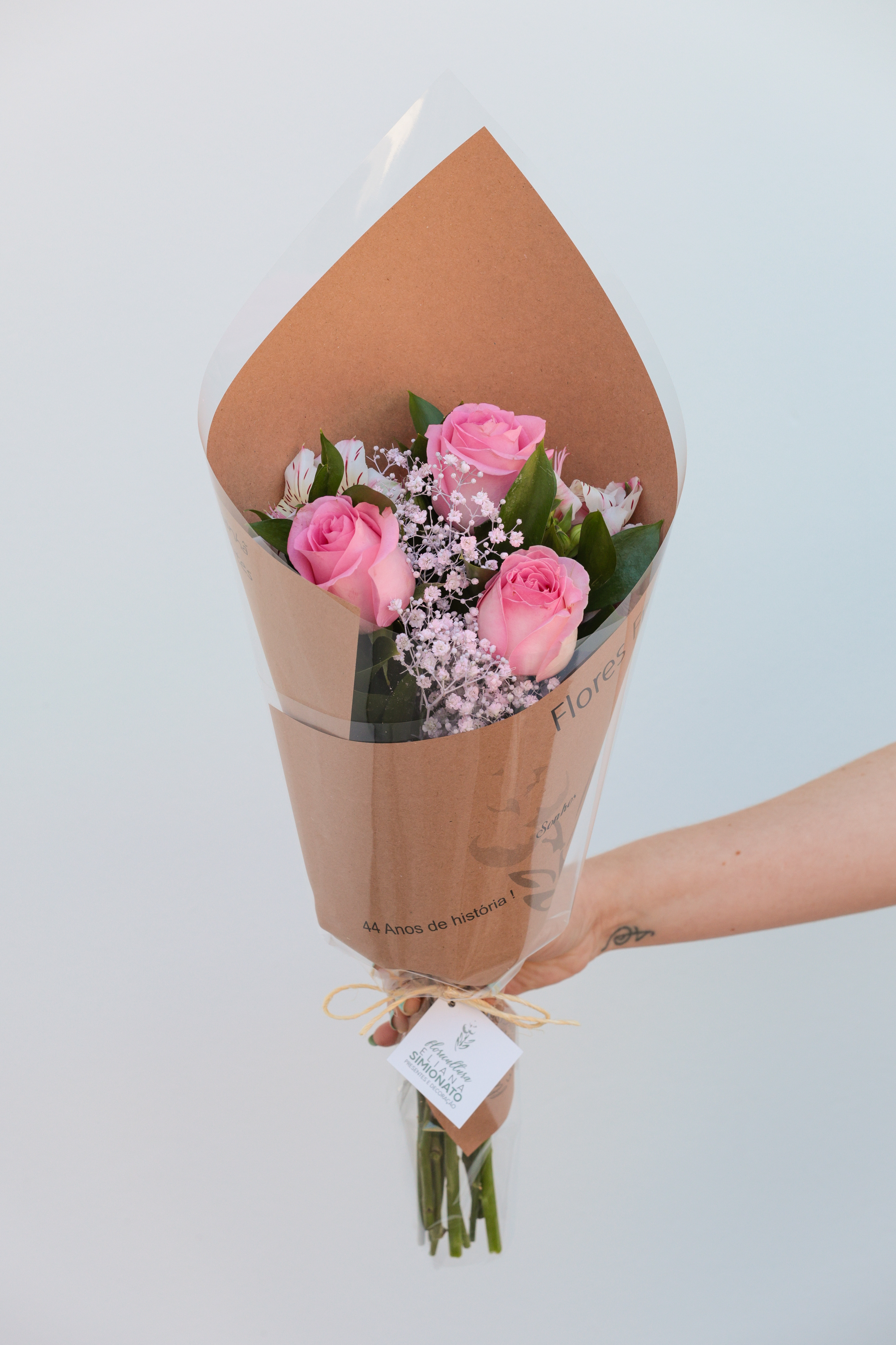 Buqu� com 3 Rosas Nacionais � Cor de Rosa