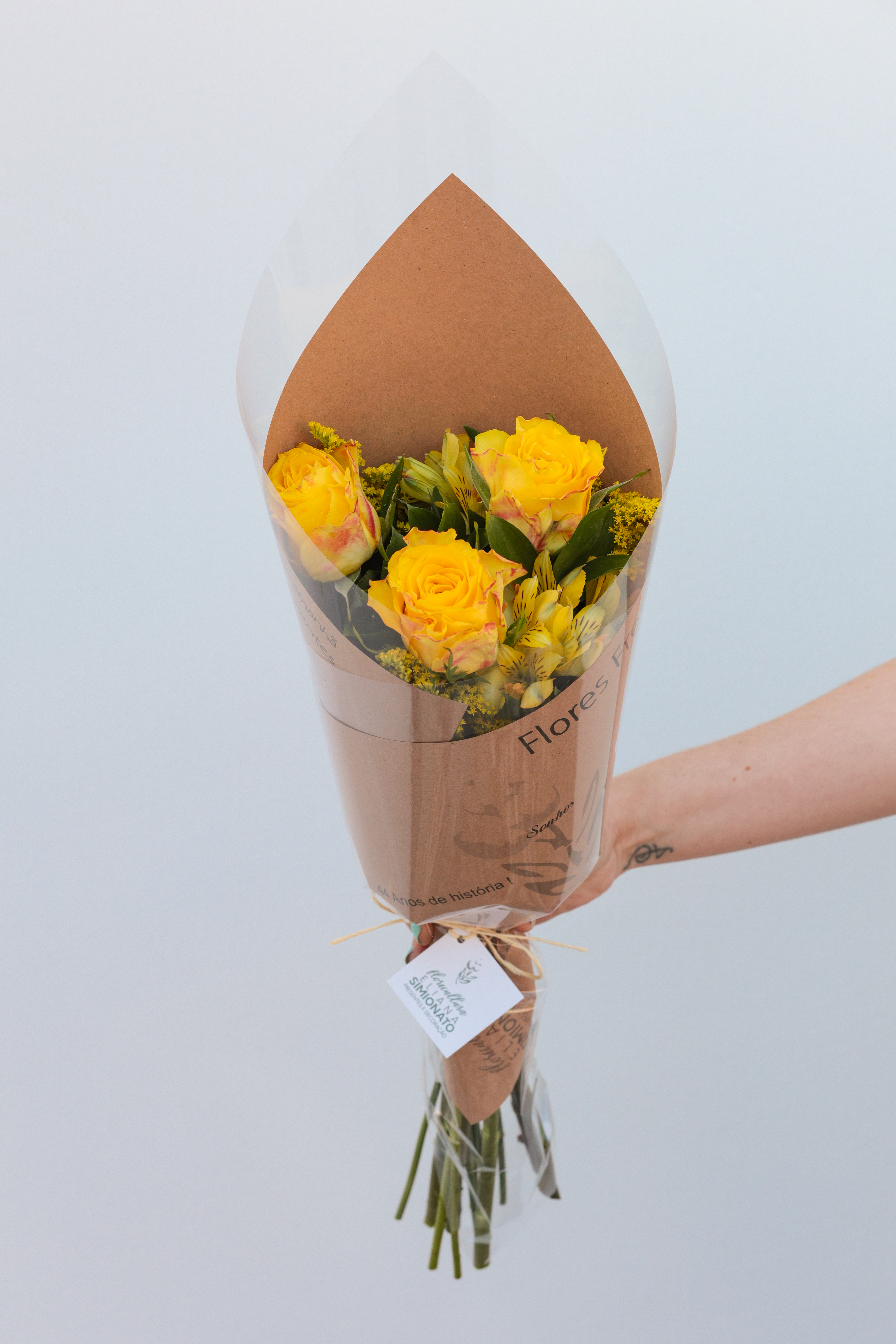 Buqu� com 3 Rosas Nacionais � Amarela