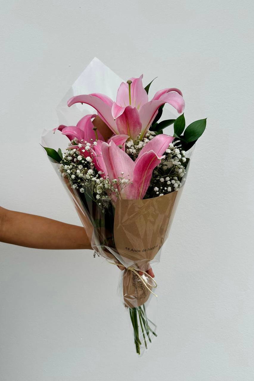 Buqu� com 1 Haste de L�rio Rosa