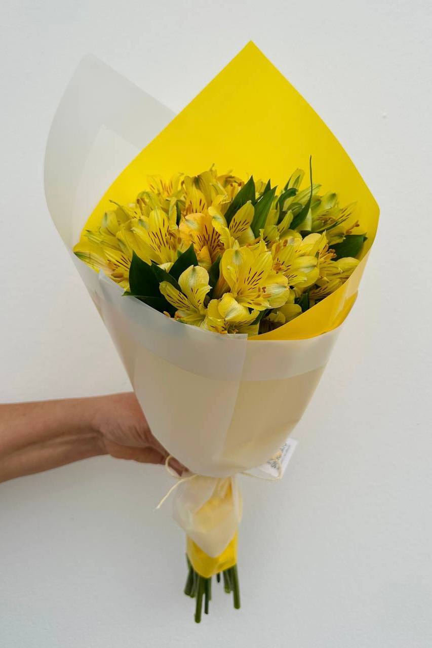 Buqu� de Astrom�lia Amarela